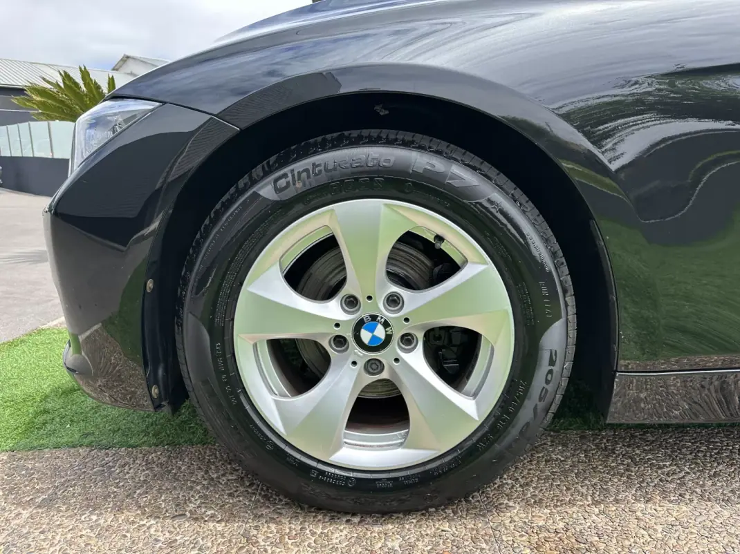 BMW 320 2013 - 13900 EUR, 280000 km - AUTO.MOTO.pt - 280000km - foto 22 de 64