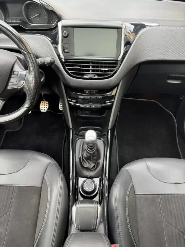 Peugeot 2008 2019 - 13900 EUR, 126000 km - AUTO.MOTO.pt - 126000km - foto 12 de 20