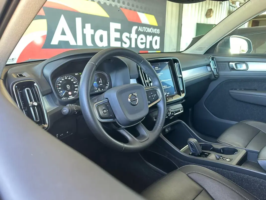 Volvo XC 40 2020 - 29900 EUR, 68976 km - AUTO.MOTO.pt - 68976km - foto 14 de 35
