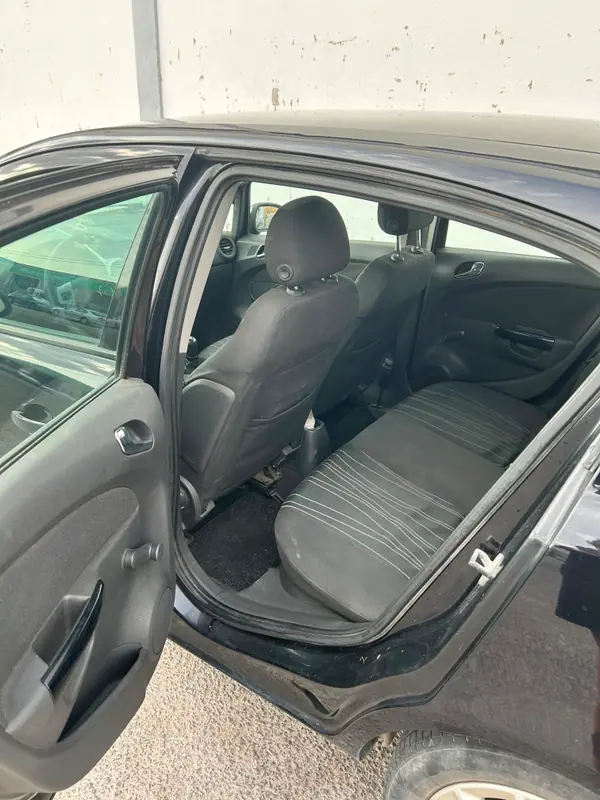 Opel Corsa 2009 - 3750 EUR, 154000 km - 154000km - foto 6 de 12