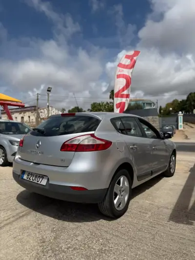 Renault Mégane 2015 - 10900 EUR, 150155 km - 150155km - foto 4 de 9