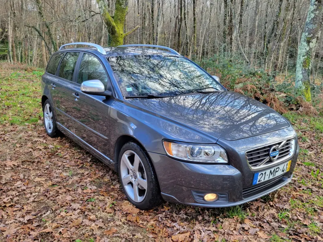 Volvo V50 2012 - 8950 EUR, 155400 km - AUTO.MOTO.pt - 155400km - foto 3 de 27