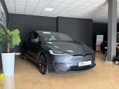 Tesla Model X 2023 - 75000 EUR, 99874 km - AUTO.MOTO.pt - 99874km - foto 2 de 14