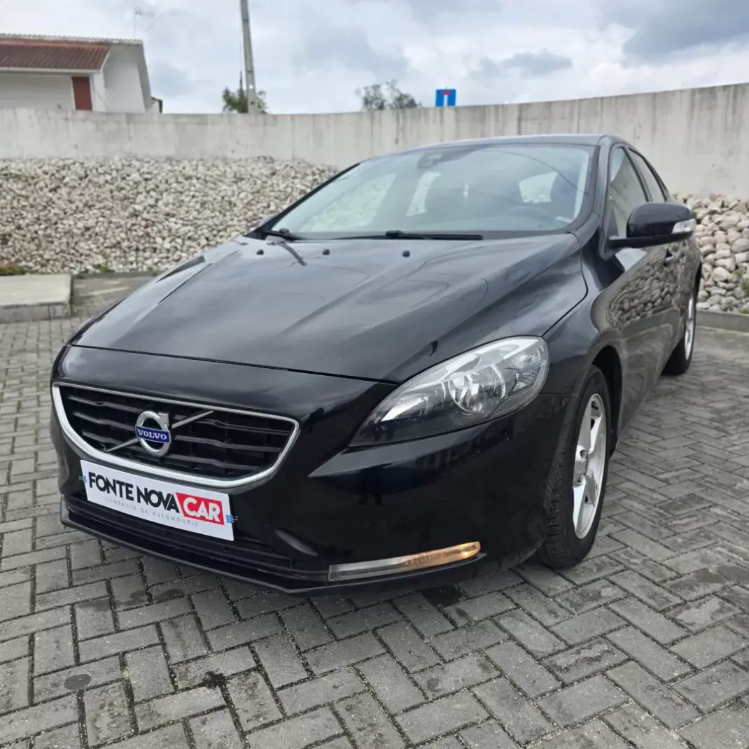 Volvo V40 2016 - 14500 EUR, 118000 km - AUTO.MOTO.pt - 118000km - foto 3 de 18