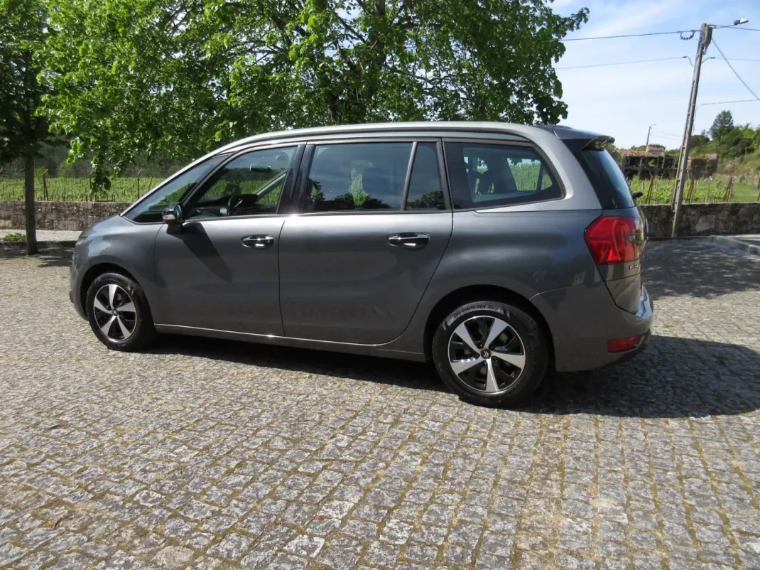 Citroën C4 Grand Picasso 2014 - 11490 EUR, 185000 km - AUTO.MOTO.pt - 185000km - foto 6 de 60
