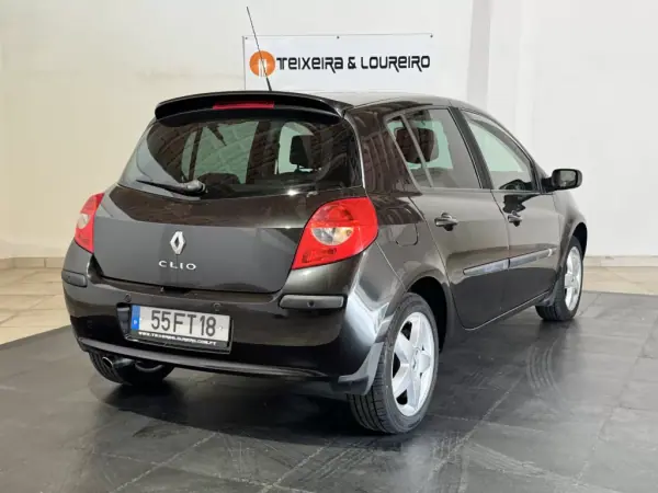 Renault Clio 2008 - 6500 EUR, 155923 km - AUTO.MOTO.pt - 155923km - foto 5 de 23