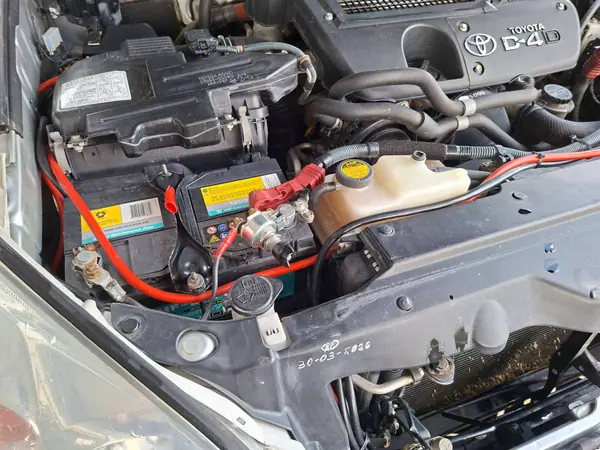 Toyota Land Cruiser Prado 2005 - 35000 EUR, 285000 km - AUTO.MOTO.pt - 285000km - foto 8 de 12