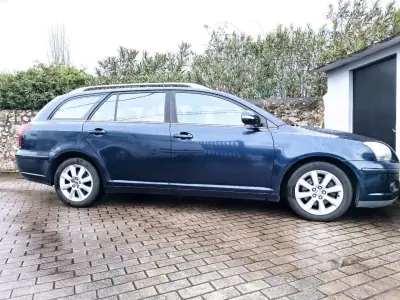 Toyota Avensis 2006 - 4999 EUR, 360000 km - AUTO.MOTO.pt - 360000km - foto 4 de 12