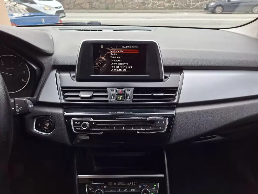 BMW 218 2014 - 8500 EUR, 490000 km - AUTO.MOTO.pt - 490000km - foto 29 de 33