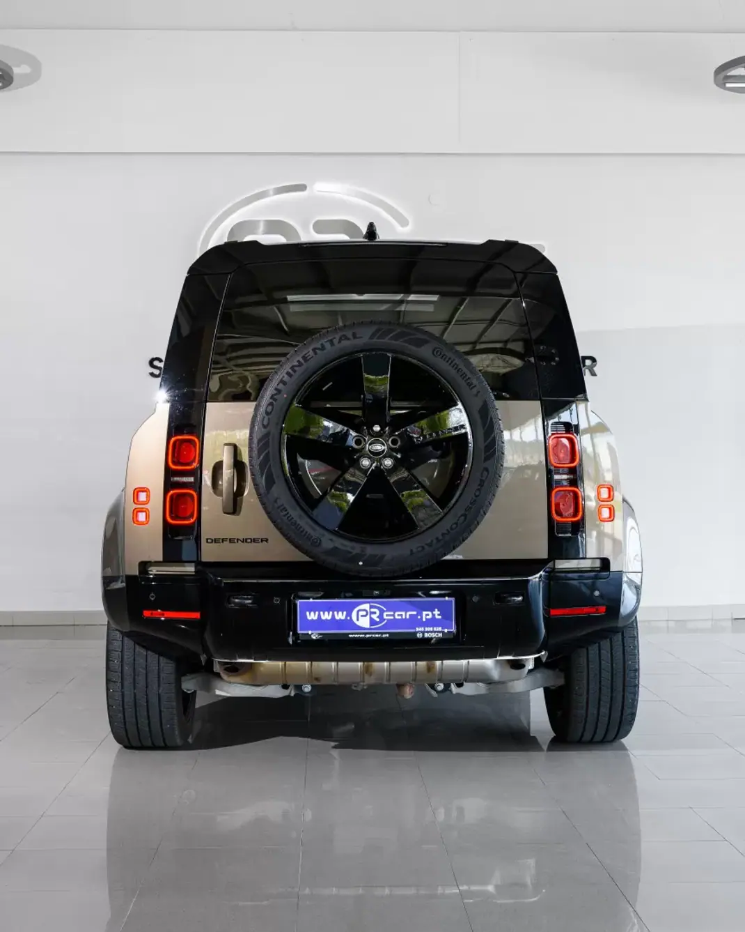 Land Rover Defender 2025 - 104900 EUR, 13995 km - 13995km - foto 18 de 49
