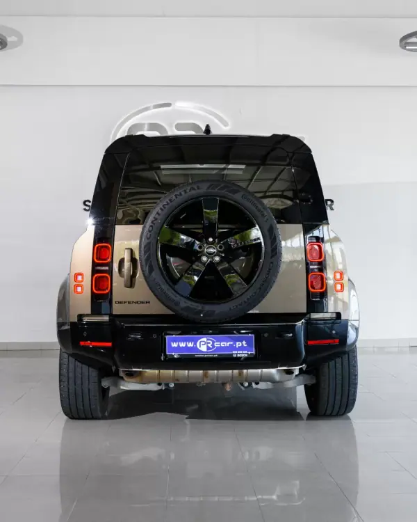 Land Rover Defender 2025 - 104900 EUR, 13995 km - AUTO.MOTO.pt - 13995km - foto 18 de 49