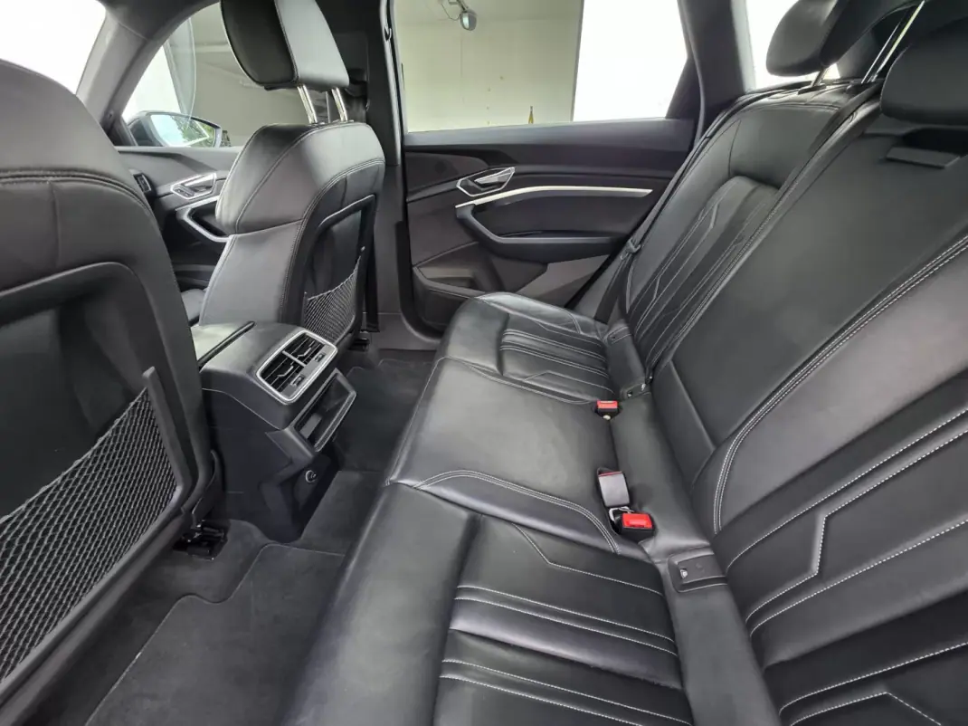 Audi e-tron 2022 - 31750 EUR, 115000 km - AUTO.MOTO.pt - 115000km - foto 45 de 73