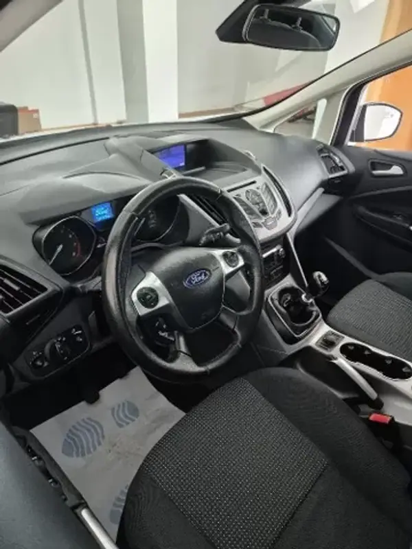 Ford C-Max 2013 - 11450 EUR, 147807 km - AUTO.MOTO.pt - 147807km - foto 6 de 8