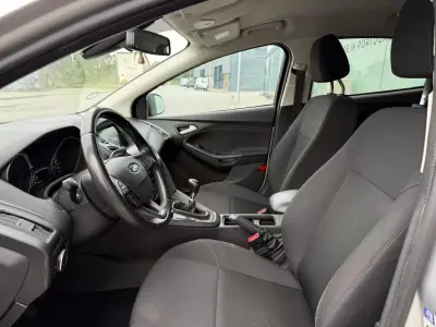 Ford Focus 2018 - 13850 EUR, 68388 km - AUTO.MOTO.pt - 68388km - foto 12 de 29