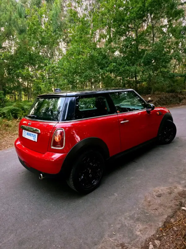 MINI 3 Portas 2010 - 8990 EUR, 186000 km - AUTO.MOTO.pt - 186000km - foto 11 de 26