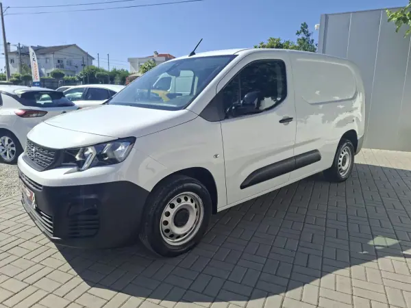 Peugeot Partner 2022 - 14850 EUR, 98726 km - AUTO.MOTO.pt - 98726km - foto 33 de 40