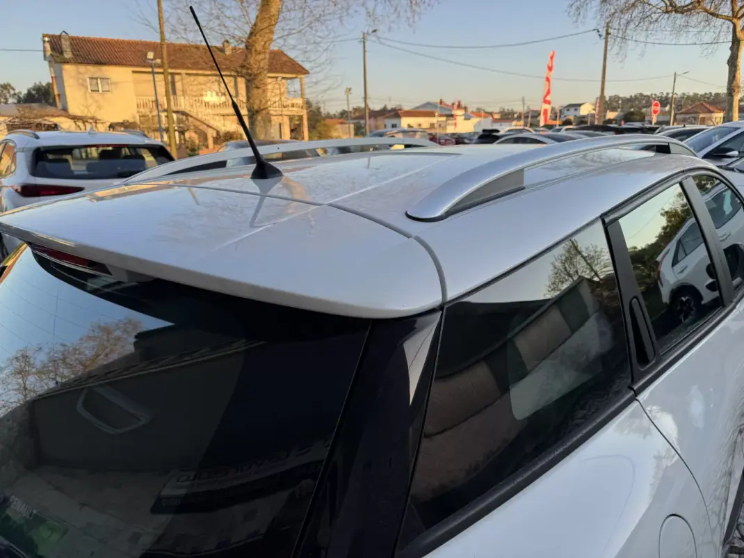 Renault Clio Sport Tourer 2016 - 10500 EUR, 138000 km - AUTO.MOTO.pt - 138000km - foto 25 de 37