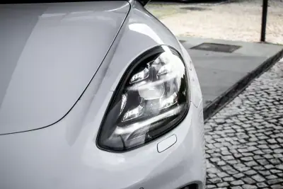 Porsche Panamera 2022 - 99950 EUR, 92267 km - AUTO.MOTO.pt - 92267km - foto 8 de 49