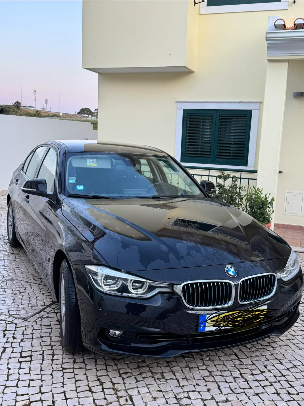 BMW 330e 2017 - 21900 EUR, 121 km - AUTO.MOTO.pt - 121km - foto 1 de 9