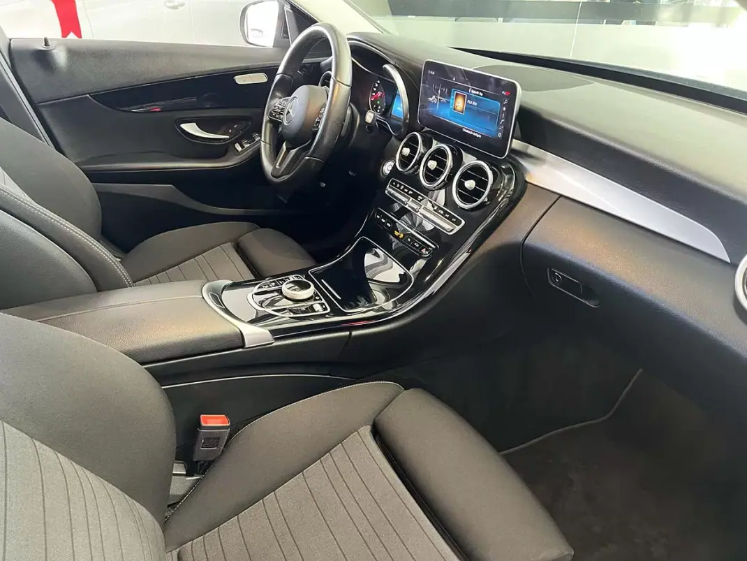 Mercedes-Benz C 300 2020 - 23800 EUR, 127619 km - 127619km - foto 19 de 25