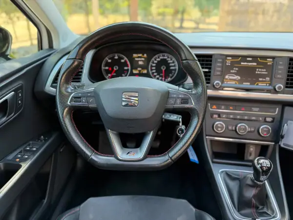 SEAT Leon ST 2016 - 16000 EUR, 188000 km - AUTO.MOTO.pt - 188000km - foto 18 de 26