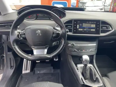 Peugeot 308 SW 2016 - 12950 EUR, 88908 km - AUTO.MOTO.pt - 88908km - foto 10 de 12