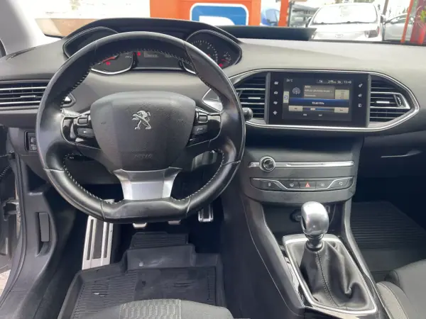 Peugeot 308 SW 2016 - 12950 EUR, 88908 km - AUTO.MOTO.pt - 88908km - foto 10 de 12