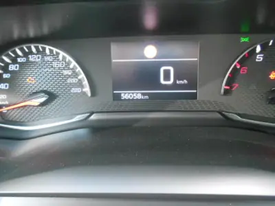 Peugeot 208 2023 - 15500 EUR, 56044 km - AUTO.MOTO.pt - 56044km - foto 10 de 11