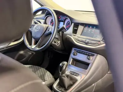 Opel Astra Sports Tourer 2020 — foto 4 de 25