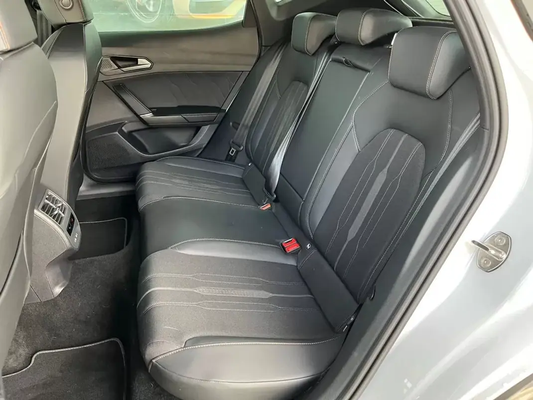 Cupra Formentor 2023 - 26900 EUR, 14000 km - AUTO.MOTO.pt - 14000km - foto 10 de 17