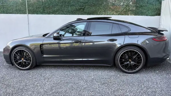 Porsche Panamera 2020 - 69900 EUR, 109000 km - AUTO.MOTO.pt - 109000km - foto 3 de 16