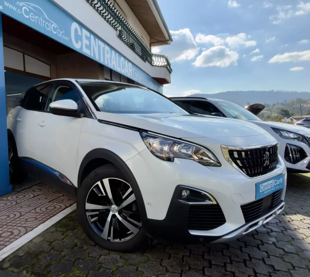 Peugeot 3008 2020 - 22950 EUR, 73000 km - AUTO.MOTO.pt - 73000km - foto 2 de 30