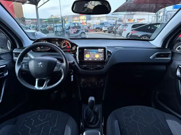 Peugeot 2008 2019 - 13250 EUR, 90000 km - AUTO.MOTO.pt - 90000km - foto 5 de 16