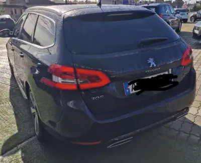 Peugeot 308 SW 2020 - 15900 EUR, 171000 km - AUTO.MOTO.pt - 171000km - foto 5 de 9