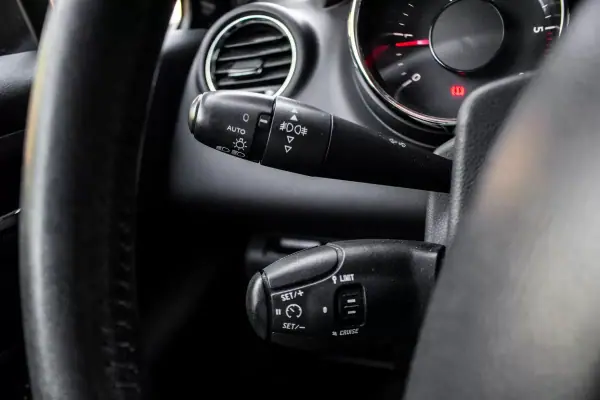 Peugeot 3008 2011 - 8450 EUR, 254660 km - AUTO.MOTO.pt - 254660km - foto 14 de 32