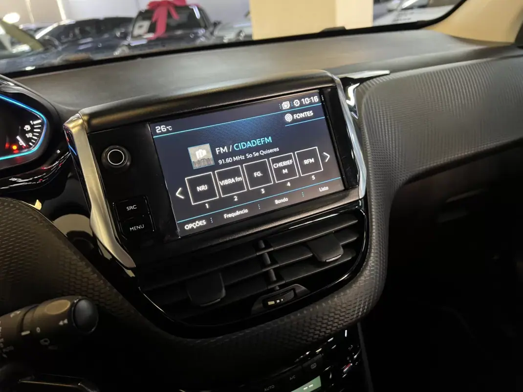 Peugeot 2008 2018 - 11990 EUR, 110000 km - 110000km - foto 18 de 36
