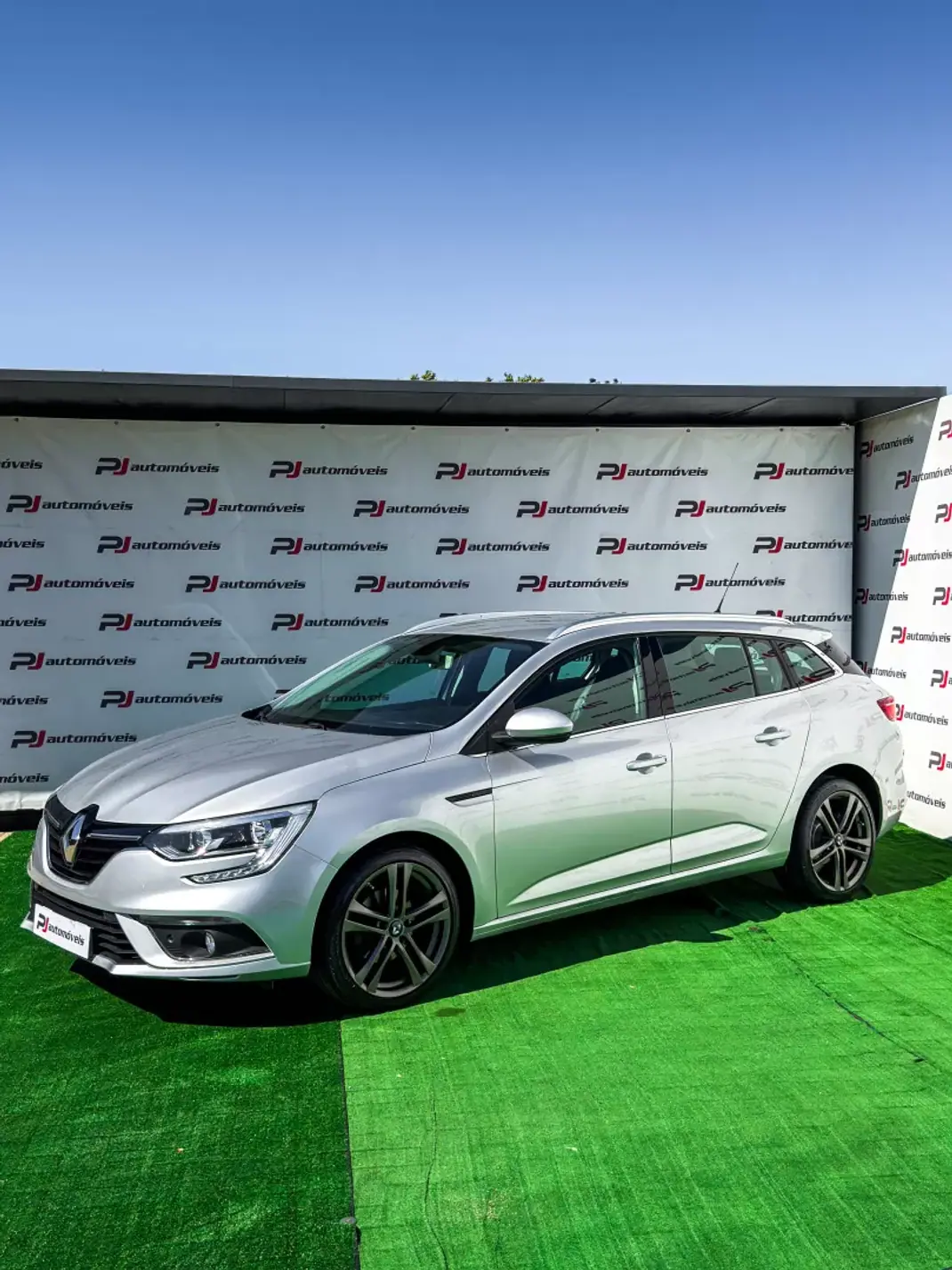 Renault Mégane 2018 - 11990 EUR, 133000 km - 133000km - foto 2 de 19