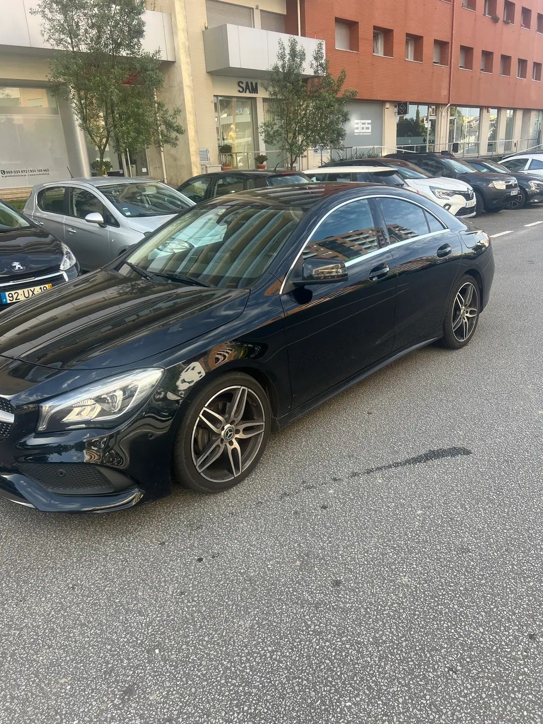 Mercedes-Benz CLA 200 2019 - 26000 EUR, 101000 km - AUTO.MOTO.pt - 101000km - foto 2 de 10
