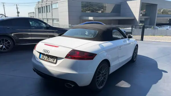 Audi TT Roadster 2.0 TFSi S-line 2007 Gasolina — 130 000 km Audi TT Roadster 2.0 TFSi S-line 2007 Gasolina