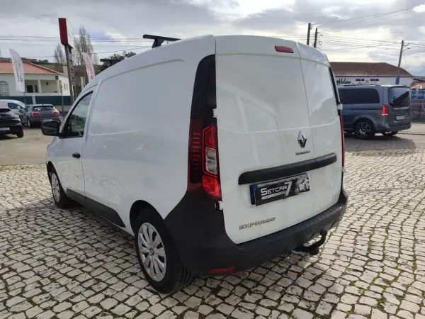Renault EXPRESS 1.5 Blue dCi 2LUG 2022 - 15867 EUR, 72000 km - AUTO.MOTO.pt - 72000km - foto 7 de 15