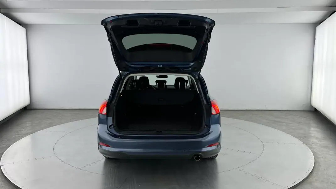 Ford Focus SW 2018 - 11999 EUR, 96051 km - AUTO.MOTO.pt - 96051km - foto 9 de 21