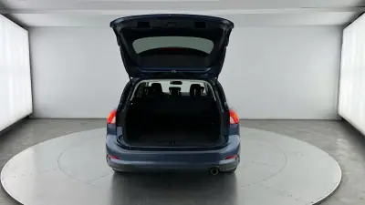 Ford Focus SW 2018 - 11999 EUR, 96051 km - AUTO.MOTO.pt - 96051km - foto 9 de 21