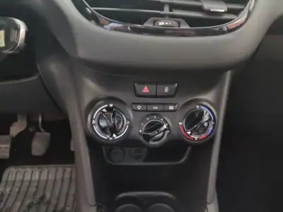 Peugeot 208 2018 - 14900 EUR, 144000 km - AUTO.MOTO.pt - 144000km - foto 8 de 13