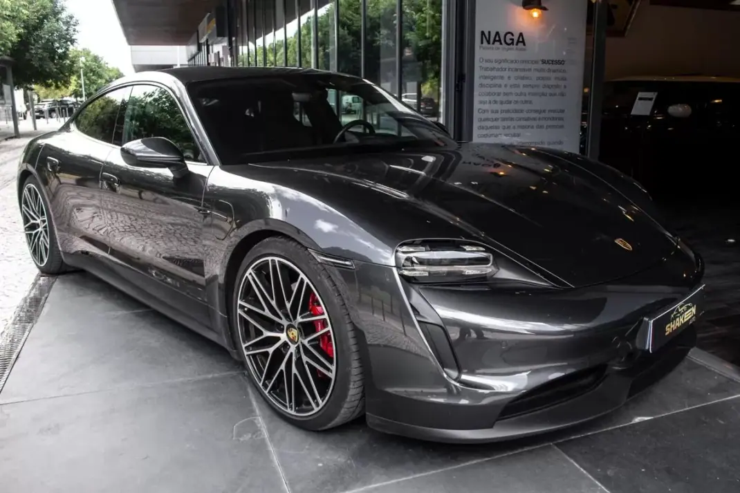 Porsche Taycan 2021 - 59890 EUR, 67644 km - AUTO.MOTO.pt - 67644km - foto 6 de 50