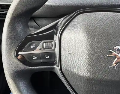 Peugeot Partner 1.6 BlueHdi 100cv Premium 2020 - 13990 EUR, 135000 km - AUTO.MOTO.pt - 135000km - foto 18 de 35