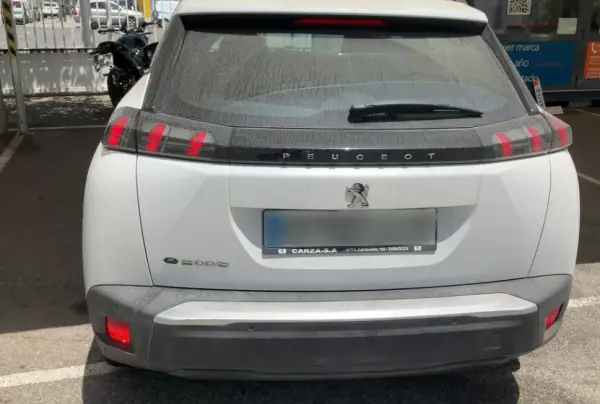 Peugeot e-2008 2020 - 15999 EUR, 126093 km - AUTO.MOTO.pt - 126093km - foto 5 de 14