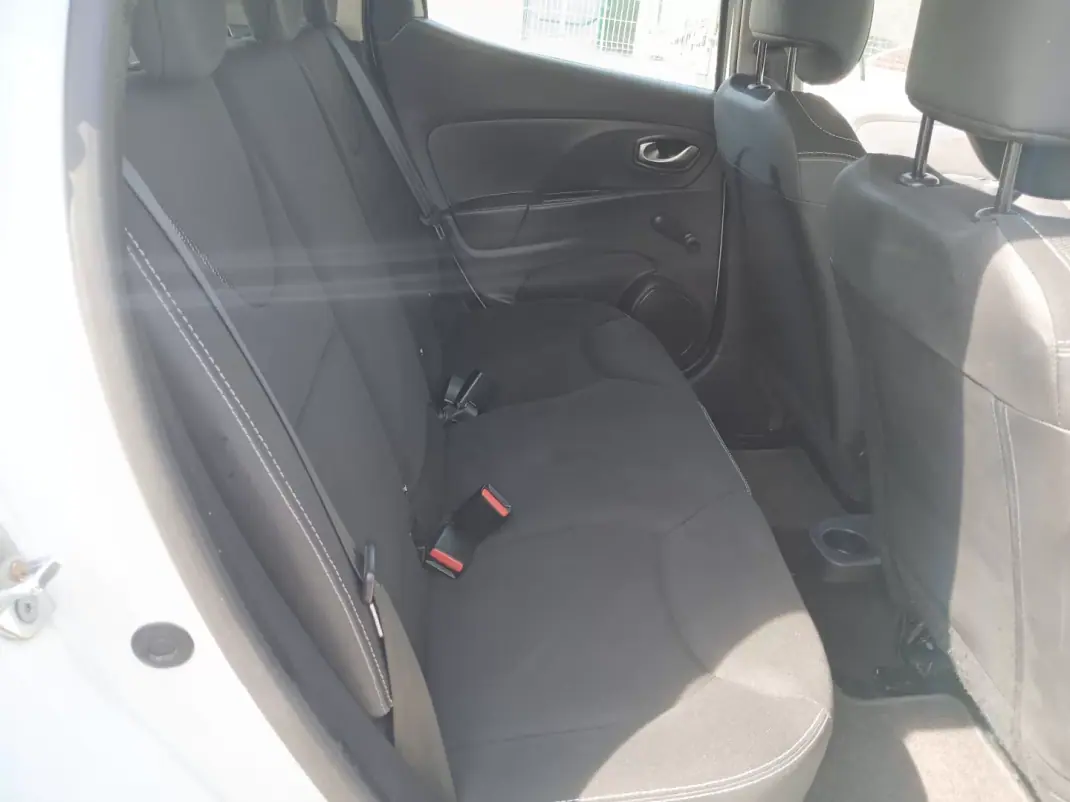 Renault Clio 2015 - 7750 EUR, 171706 km - 171706km - foto 21 de 26