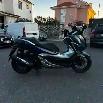 Honda Forza ABS 2019 - 3500 EUR, 80000 km - AUTO.MOTO.pt - 80000km - foto 5 de 7