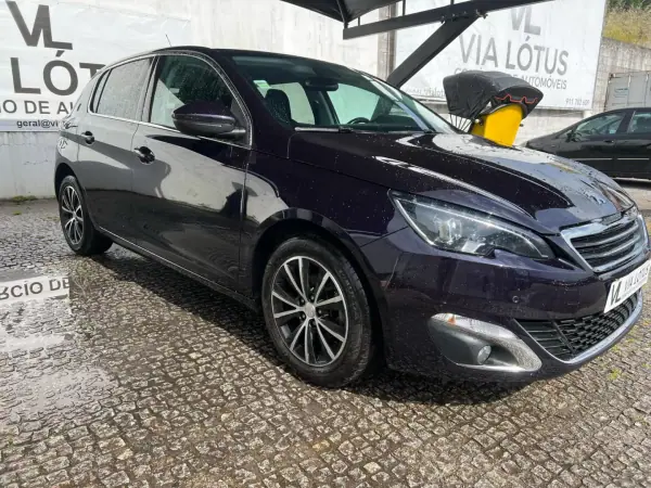 Peugeot 308 2017 - 13500 EUR, 181250 km - AUTO.MOTO.pt - 181250km - foto 3 de 12
