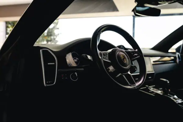 Porsche Cayenne Coupé 2019 - 62900 EUR, 253000 km - AUTO.MOTO.pt - 253000km - foto 35 de 40